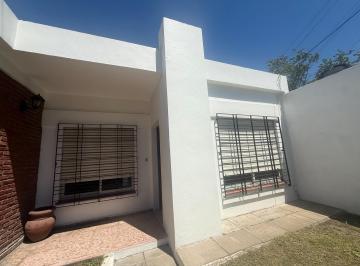 Casa · 65m² · 3 Ambientes · Alquiler Casa 2 Dorm. Fondo Libre Merlo Norte