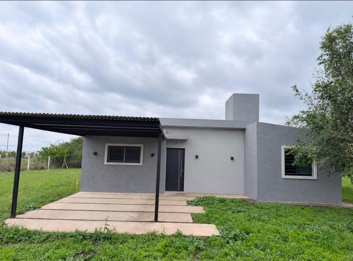 Casa · 70m² · 4 Ambientes · 2 Cocheras