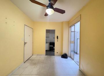 Departamento · 25m² · 2 Ambientes · Floresta: Alquiler 2 Ambientes con Patio