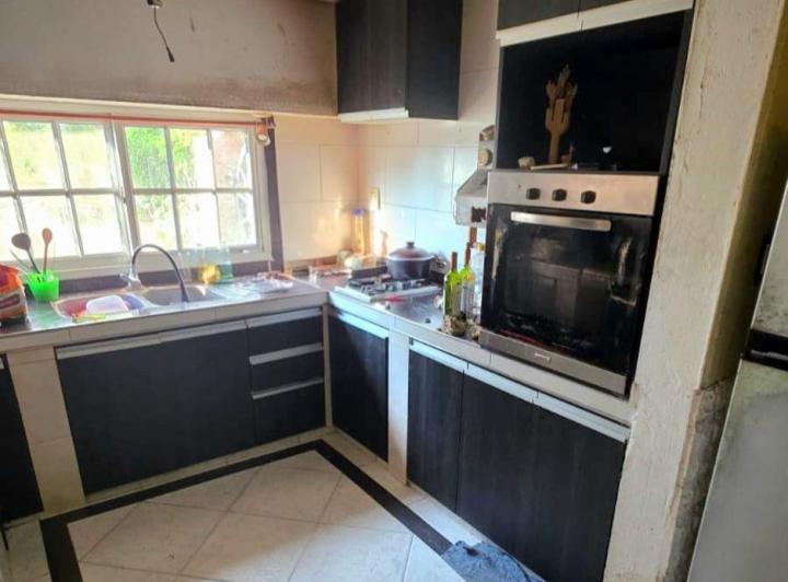 Casa · 300m² · 10 Ambientes