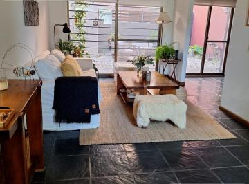 Departamento · 110m² · 4 Ambientes · 1 Cochera · Alquiler Duplex en San Isidro - 3 Dorm., 1 en Suite, Jardín y Cochera