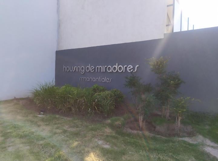 Casa · 100m² · 5 Ambientes · 1 Cochera