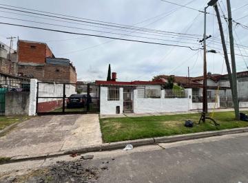 Casa · 120m² · 4 Ambientes · 1 Cochera · Venta Casa 4 Ambientes Loma Hermosa