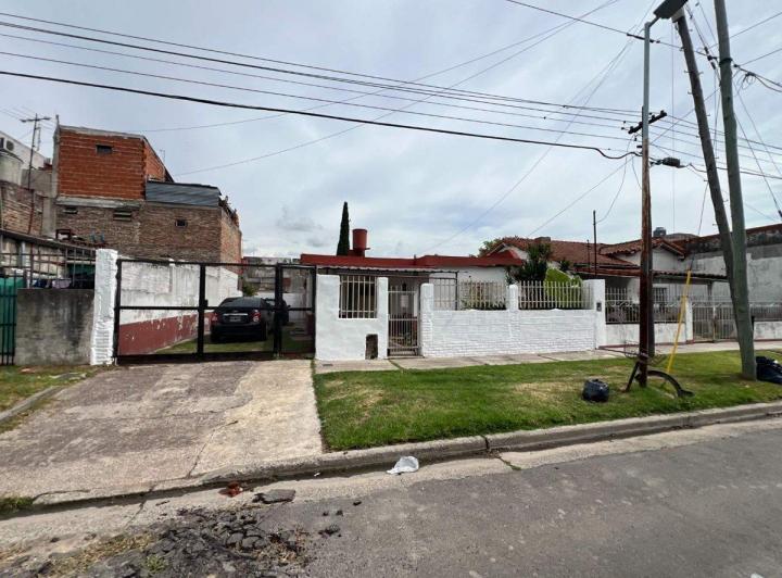 Casa · 120m² · 4 Ambientes · 1 Cochera