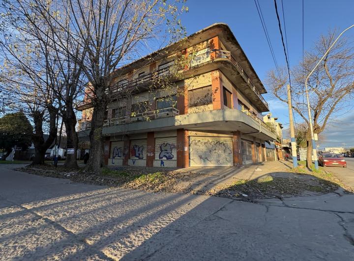 Local comercial · 972m²