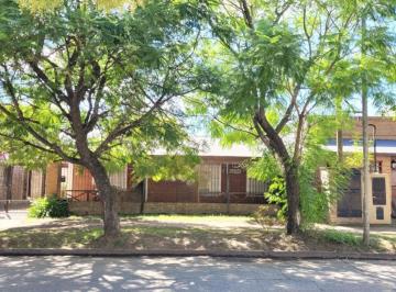 Casa · 120m² · 2 Ambientes · 2 Cocheras · Venta Casa en San Andres de Giles, Gran Terreno y Calidad Constructiva. Oportunidad