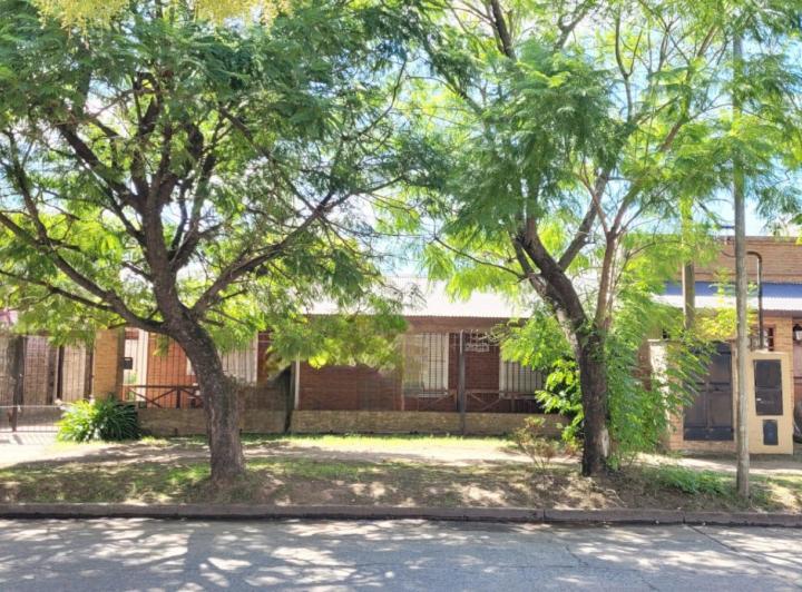 Casa · 120m² · 2 Ambientes · 2 Cocheras