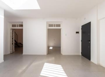 PH · 110m² · 4 Ambientes · Venta Casa de Pasillo 3 Dorm.