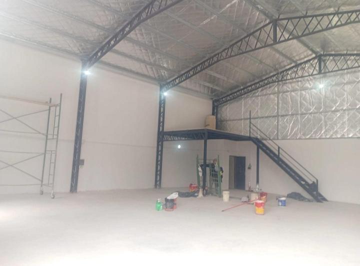 Bodega-Galpón · 240m² · 2 Cocheras
