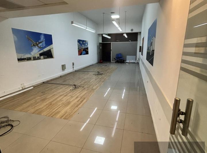 Local comercial · 145m² · 6 Ambientes