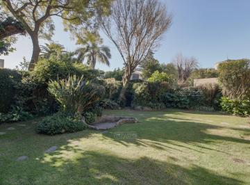 Casa · 527m² · 6 Ambientes · Casa Chalet en Venta en Acassuso, San Isidro, G. B. a. Zona Norte