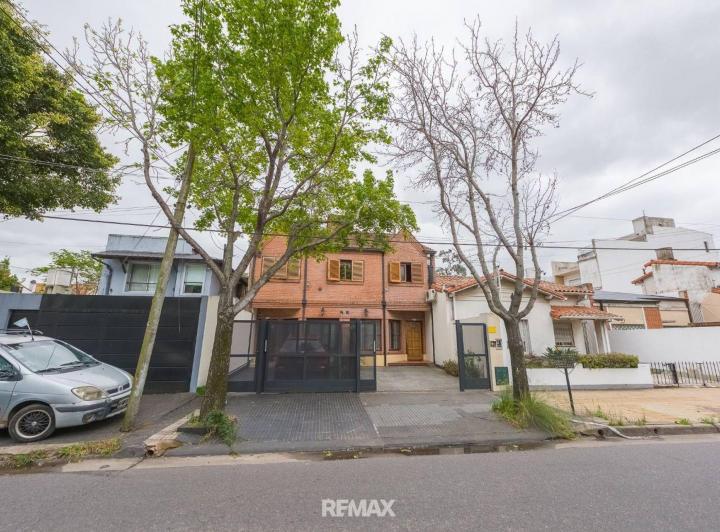Casa · 145m² · 6 Ambientes · 1 Cochera