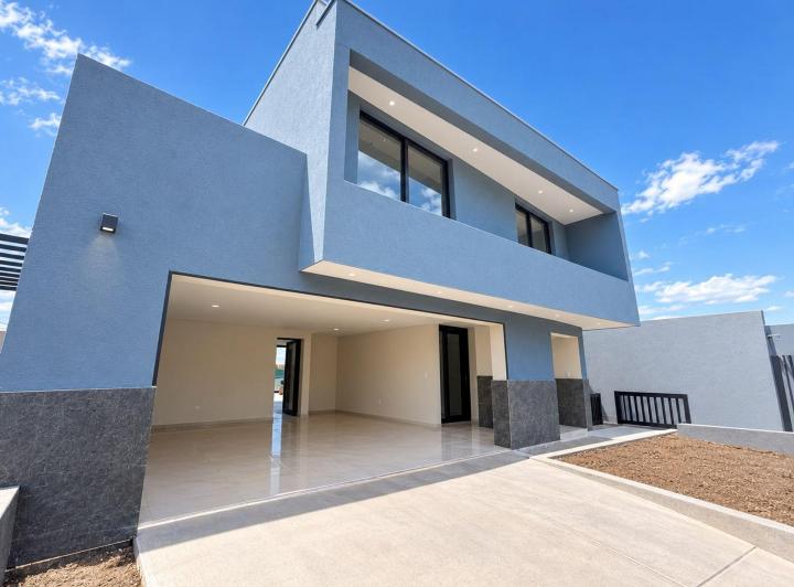 Casa · 280m² · 5 Ambientes · 2 Cocheras