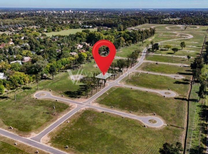 Terreno · 596m²