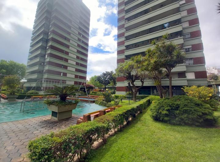 Departamento · 80m² · 4 Ambientes · 1 Cochera