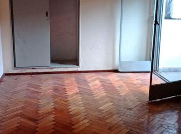Departamento de 1 ambiente, Pompeya · Departamento de 1 Ambiente a La Calle con Balcon