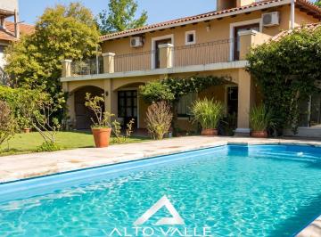 Casa · 600m² · 10 Ambientes · Casa con Pileta en Alquiler – Vaqueros