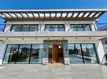 Casa · 302m² · 5 Ambientes · 3 Cocheras · Venta Casa de Cateogria, 3 Dorm., 5 Baños, Pileta. Becciu, Villa Carlos Paz.