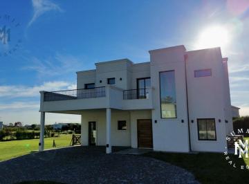 Casa · 285m² · 6 Ambientes · 4 Cocheras · Casa en Venta 5 Amb Greenville Polo & Resort