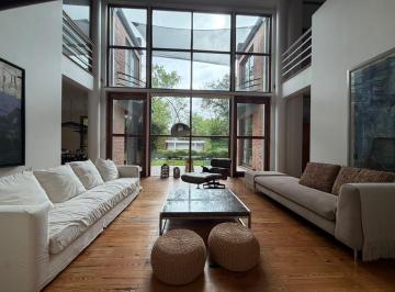 Casa · 800m² · 4 Ambientes · 1 Cochera · Casa en San Isidro Chico