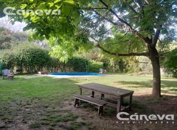 Casa · 140m² · 5 Ambientes · 2 Cocheras · Casa en La Bota