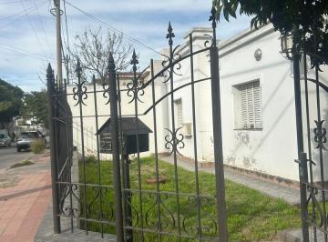 Casa · 210m² · 3 Ambientes · 2 Cocheras · Casa en Barrio Resedal Zona Ruta 20