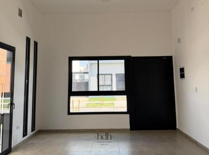 Casa · 69m² · 4 Ambientes · 1 Cochera