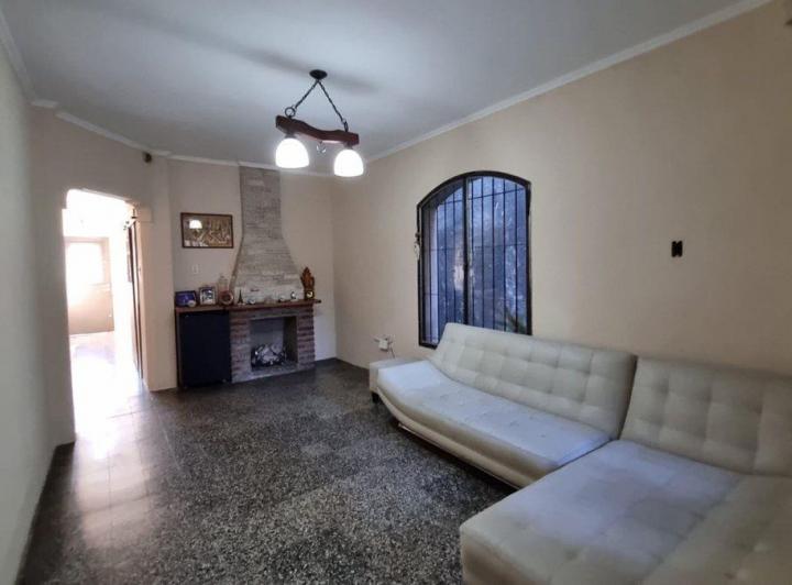 Casa · 212m² · 4 Ambientes · 1 Cochera