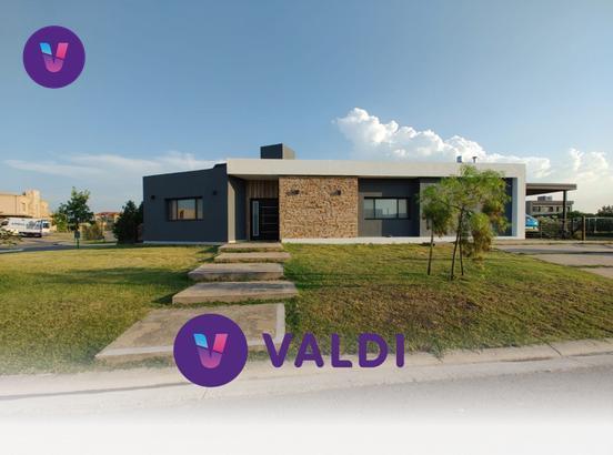 Casa · 128m² · 4 Ambientes · 3 Cocheras