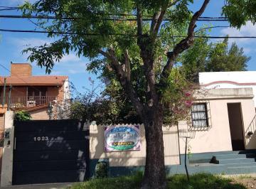 Casa de 4 ambientes, San Isidro · San Isidro Bajo, Soleado Chalet 1 Planta, Jardín Arbolado.