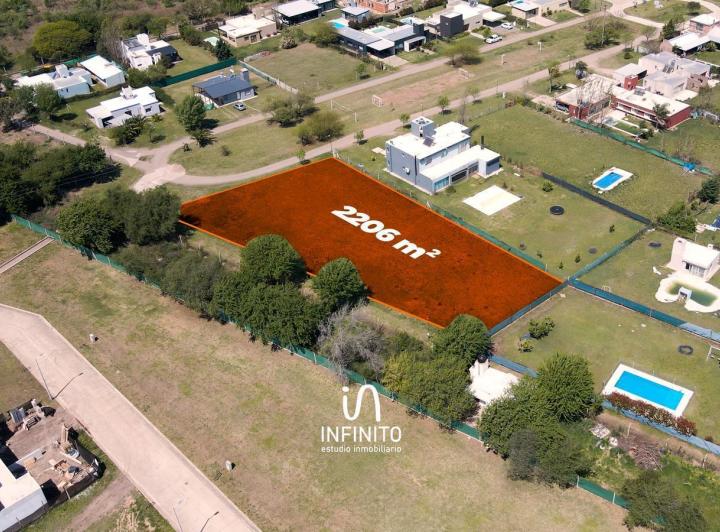 Terreno · 2206m²