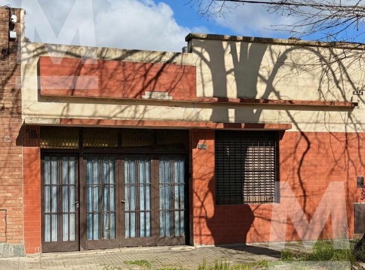 Casa · 180m² · 4 Dormitorios · 1 Cochera