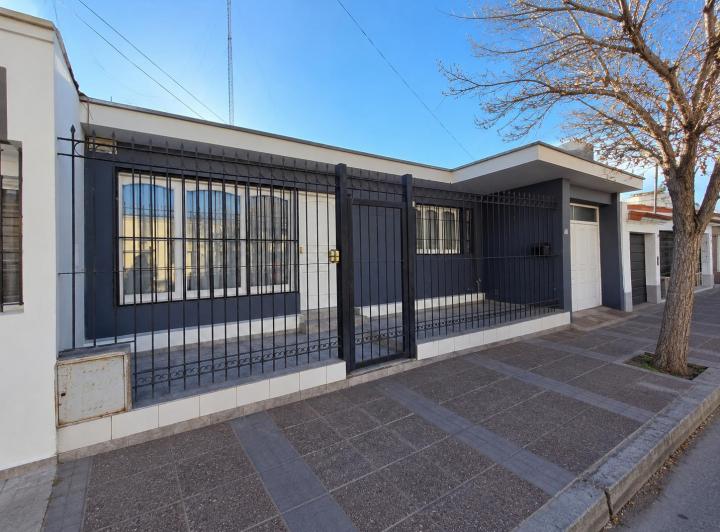 Casa · 229m² · 6 Ambientes