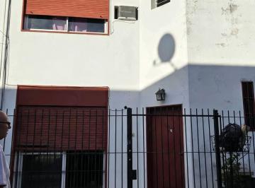 Casa · 64m² · 4 Ambientes · Venta Casa - 4 Amb - Hurlingham Barrio Cartero