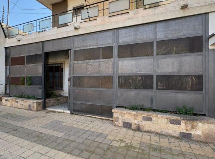 Casa · 150m² · 6 Ambientes · 2 Cocheras
