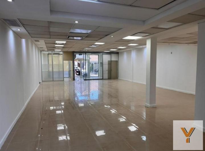 Local comercial · 230m² · 3 Ambientes
