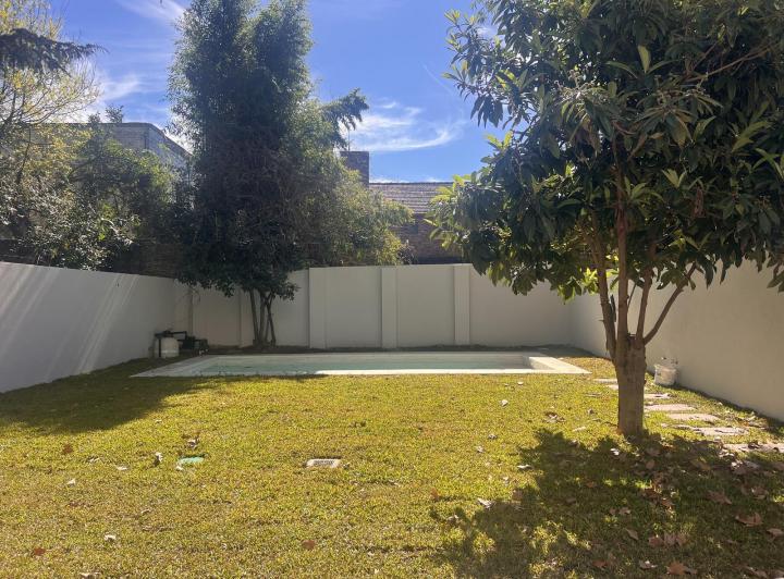 Casa · 345m² · 7 Ambientes · 2 Cocheras