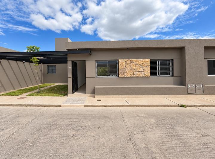 Casa · 68m² · 4 Ambientes · 1 Cochera