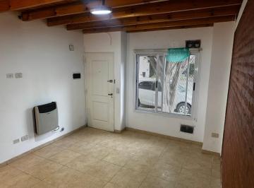 Casa · 65m² · 2 Ambientes · Alquiler de Departamento Dúplex de 2 Ambientes en Haedo
