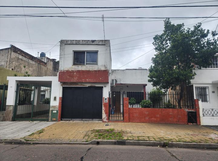 Casa · 160m² · 5 Ambientes · 1 Cochera