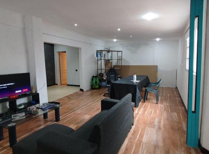 Casa · 100m² · 2 Ambientes · 1 Cochera