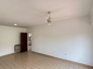 Casa · 100m² · 4 Ambientes · 1 Cochera · Alquiler Casa Semicentrica 3 Dorm. y Garage