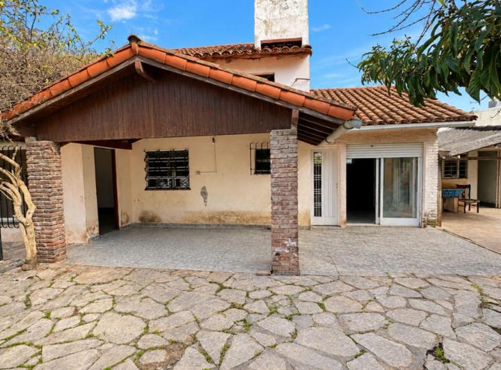 Casa · 231m² · 5 Ambientes · 1 Cochera