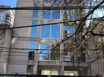 Oficina comercial · 80m² · 3 Ambientes · 1 Cochera · Oficina en Alquiler con Cochera Cubierta Ubicada a m de Av Libertador y Av General Paz.