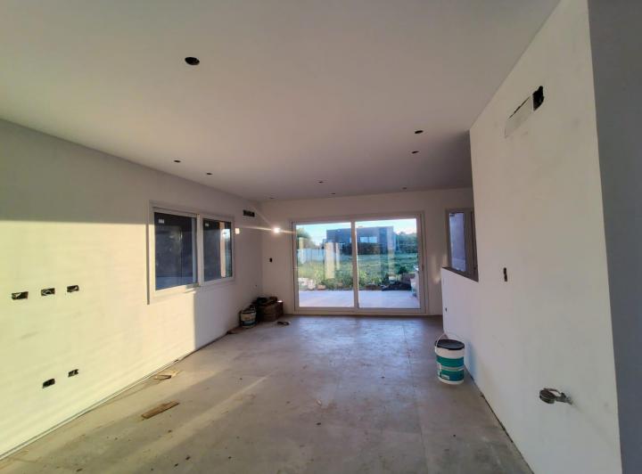 Casa · 180m² · 4 Ambientes