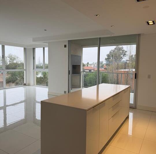 Departamento · 140m² · 4 Ambientes · 1 Cochera