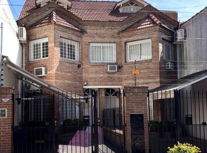 Casa · 129m² · 4 Ambientes · 1 Cochera