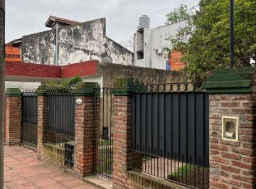 Casa · 60m² · 3 Ambientes · 3 Cocheras · Venta Casa con Parque en Jose C Paz - Permuta