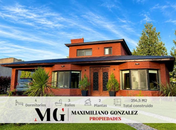 Casa · 205m² · 5 Ambientes · 1 Cochera