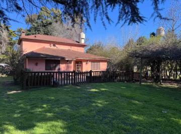 Quinta vacacional · 535m² · 7 Dormitorios · 2 Cocheras · 2 Casas en Venta El Remanso 5800 m Pileta Galpon